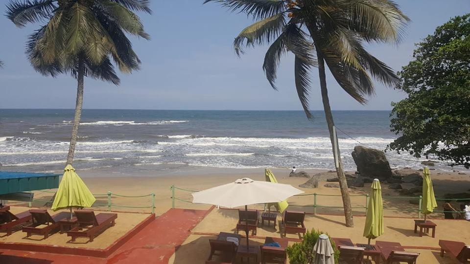 Coco Beach Hotel Kribi Exterior photo