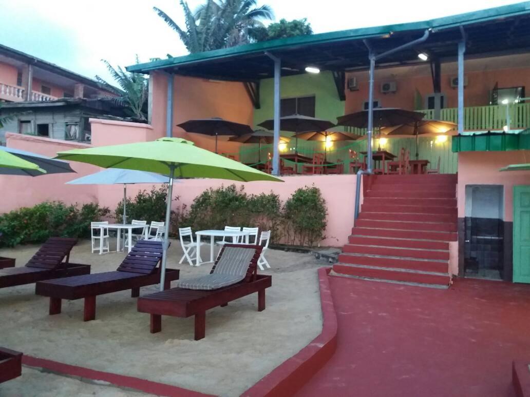 Coco Beach Hotel Kribi Exterior photo